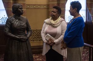 Read more about the article Statues of Frederick Douglass, Harriet Tubman unveiled in Maryland State House