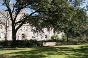 Read more about the article Tulane University removes ‘Victory Bell’ due to its ‘horrific’ past on plantation