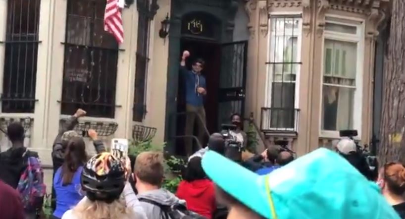 Man Shelters 70 Protesters Inside His Dc Home Overnight Icmglt 