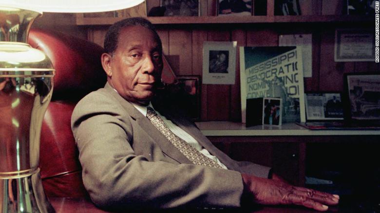 You are currently viewing Charles Evers, brother of Medgar Evers, dies at 97