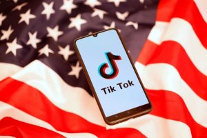 Read more about the article Trump vows to ban TikTok in U.S. as soon as Saturday
