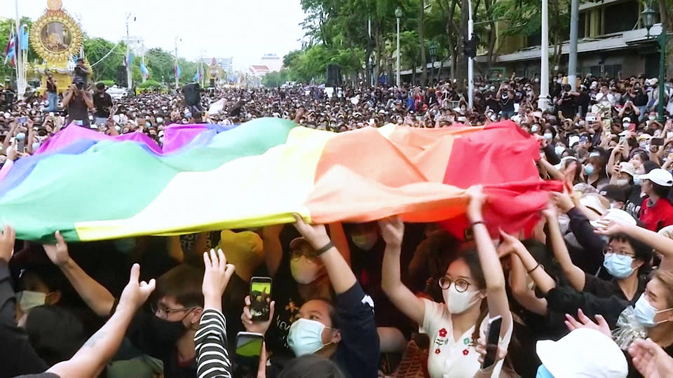 You are currently viewing Student Protests in Thailand Swell, Demanding Democratic Reforms