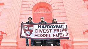 Read more about the article Harvard activists’ new fossil fuel divestment strategy: Make it an inside job.