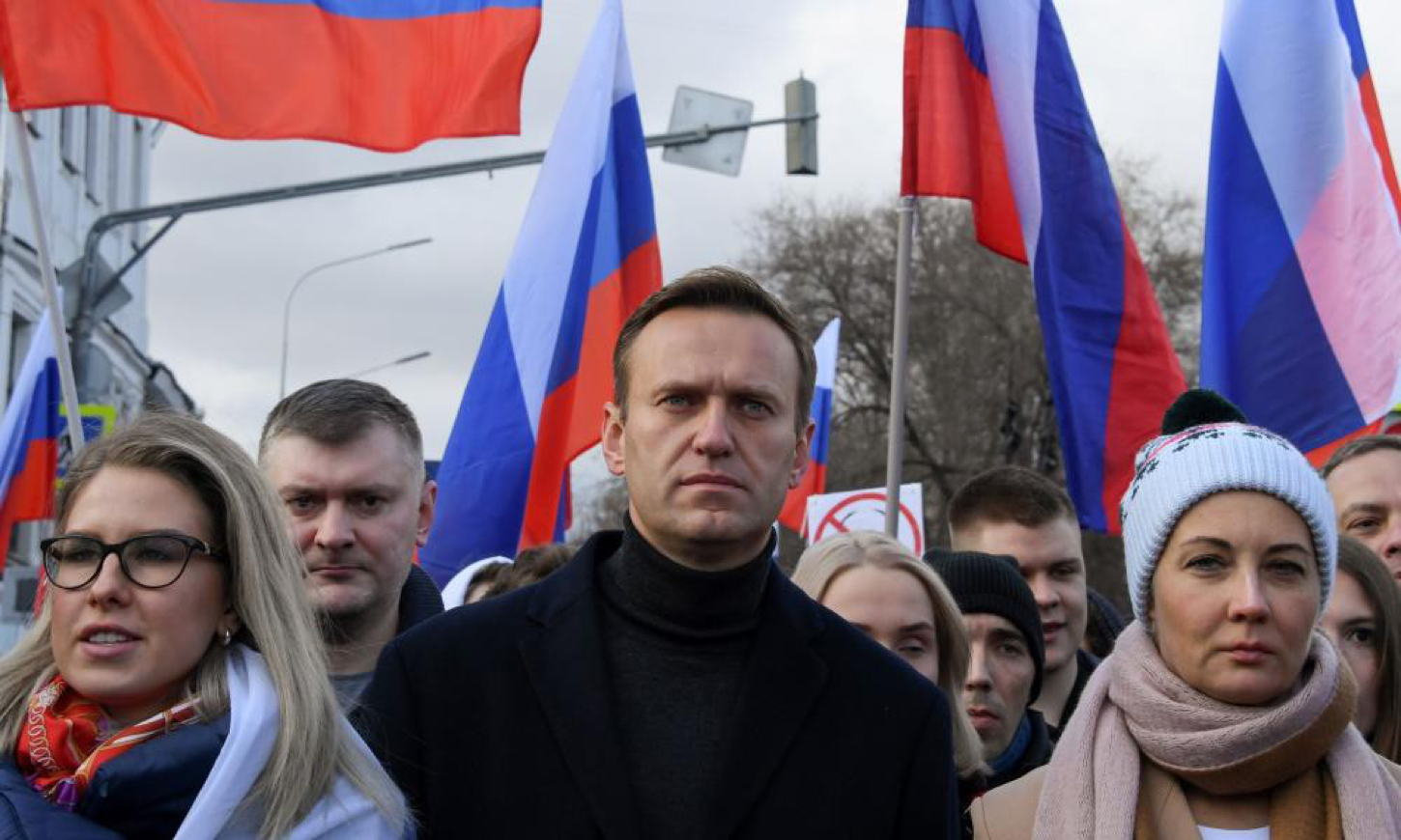 You are currently viewing Alexei Navalny out of induced coma and is responsive, says Berlin hospital