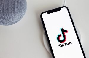 Read more about the article World Jewish Congress applauds TikTok policy removing content perpetuating “hateful stereotypes”