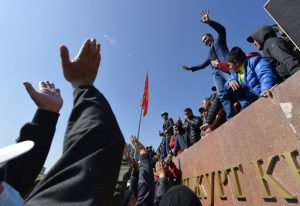 Read more about the article Kyrgyzstan leader holds talks to try to end political crisis