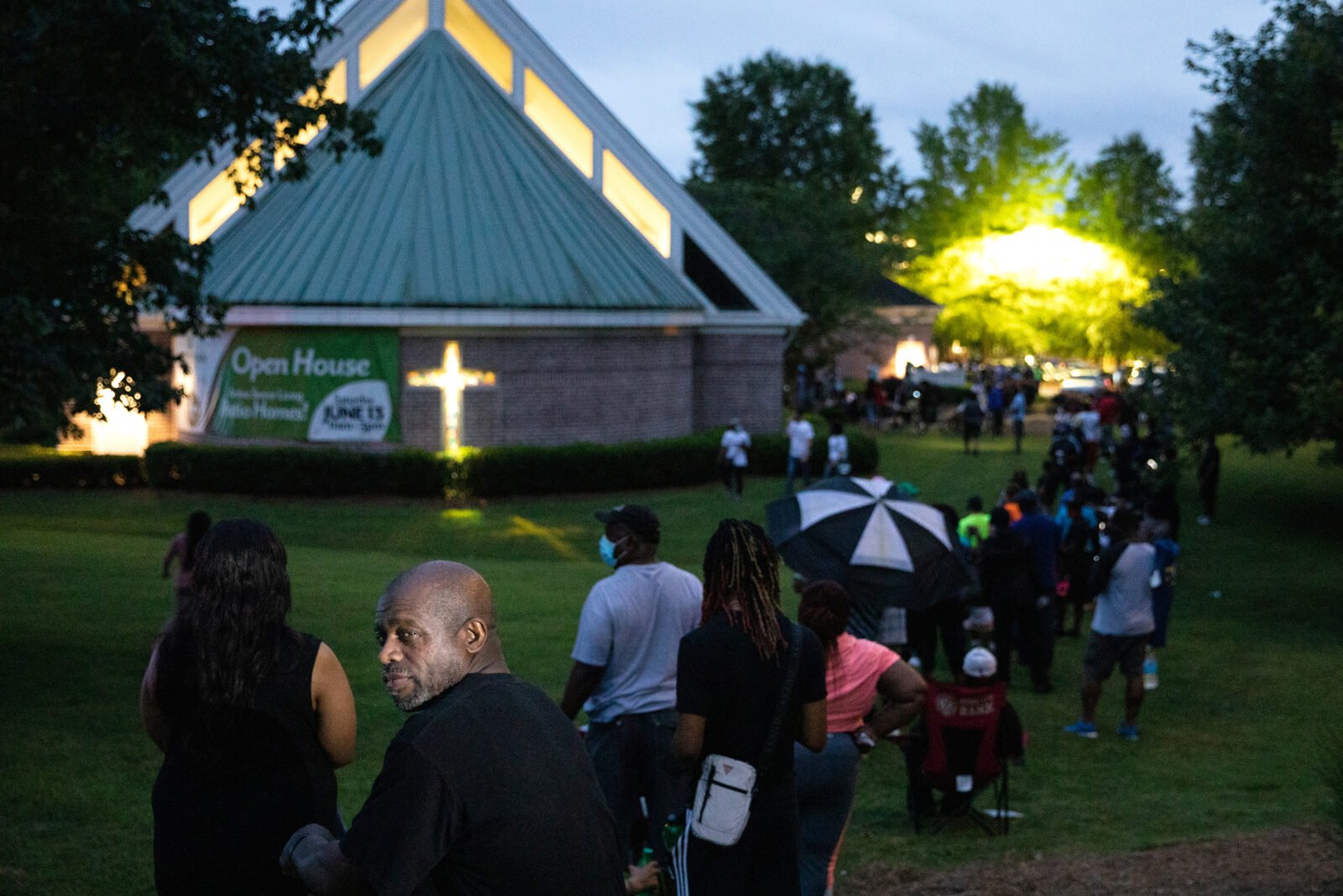 You are currently viewing Why Do Nonwhite Georgia Voters Have to Wait in Line for Hours? Their Numbers Have Soared, and Their Polling Places Have Dwindled.