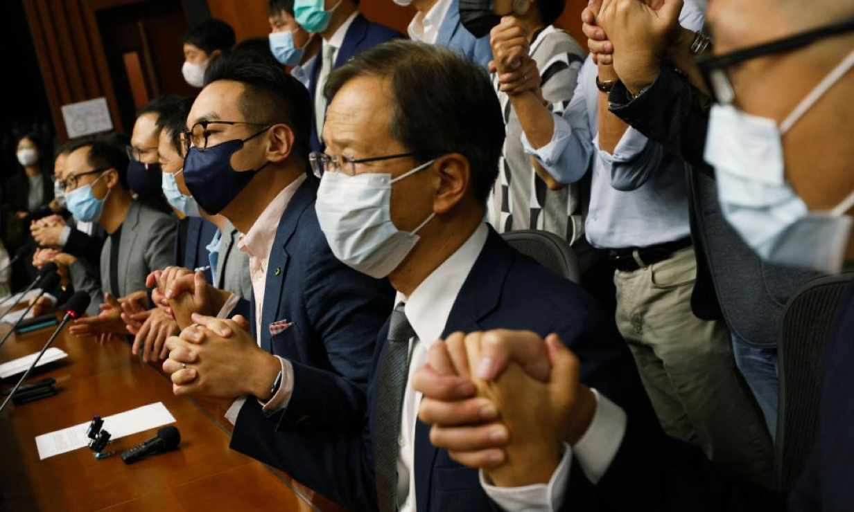 You are currently viewing China ousts pro-democracy Hong Kong lawmakers in new crackdown