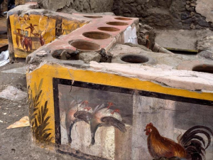Read more about the article Archaeologists unearth well-preserved ancient “snack bar” in Pompeii ruins
