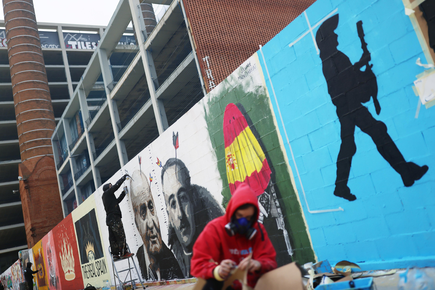 You are currently viewing Graffiti artists protest over jailed Spanish rapper