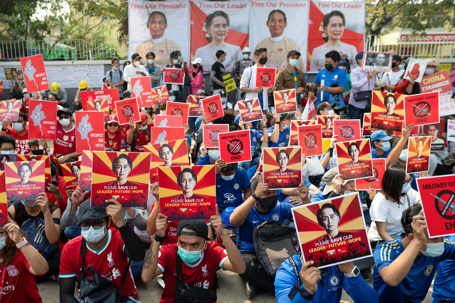 You are currently viewing Huge crowds in Myanmar undeterred by worst day of violence