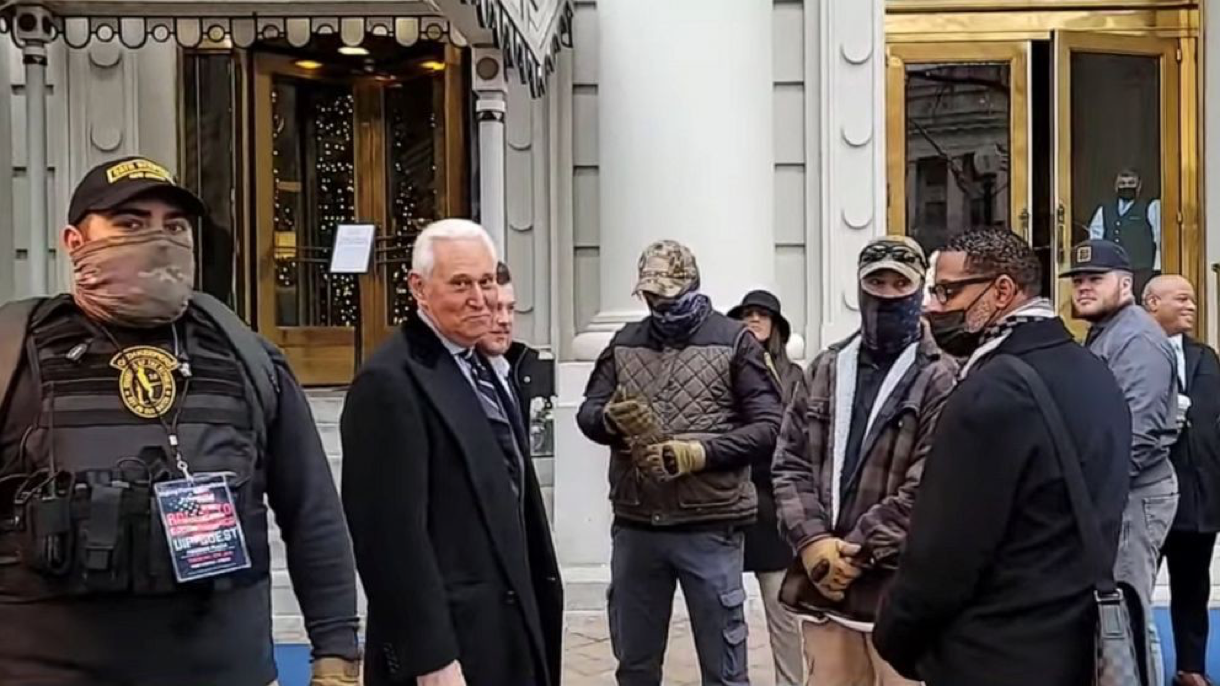 You are currently viewing Authorities arrest Oath Keeper seen with Roger Stone on morning of insurrection