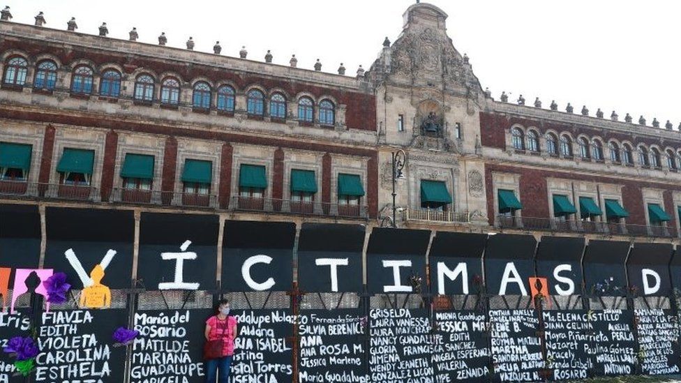 You are currently viewing Women’s day: Mexico barrier turned into women’s memorial