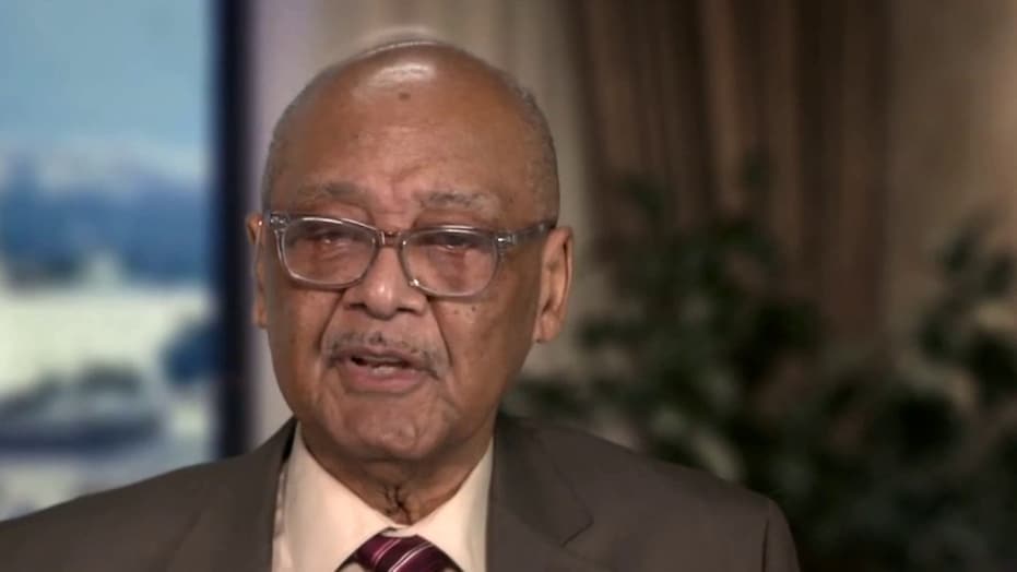 You are currently viewing Ex-civil rights leader blasts Smith College for ‘perverting’ MLK legacy after meritless racism charge