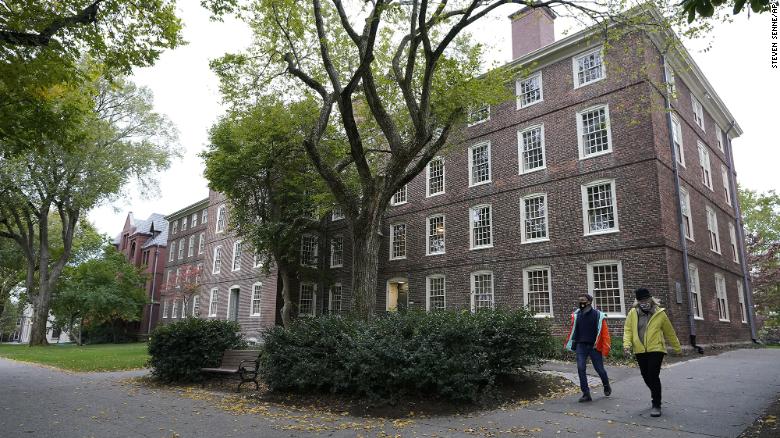 You are currently viewing Brown University undergraduates vote for reparations for descendants of enslaved people