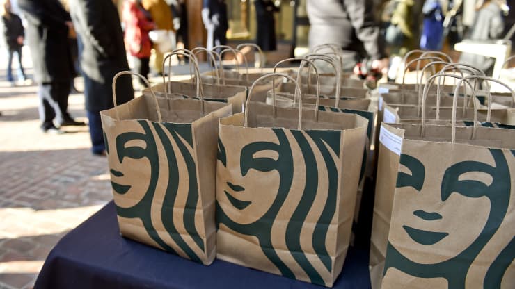You are currently viewing Starbucks strikes deal with EEOC over alleged racial bias in promoting employees