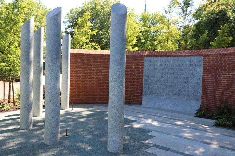 You are currently viewing Memorial dedicated to victims of Maryland newspaper shooting