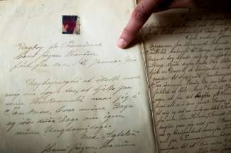 You are currently viewing She found a 100-year-old diary in her home. What was inside changed her life
