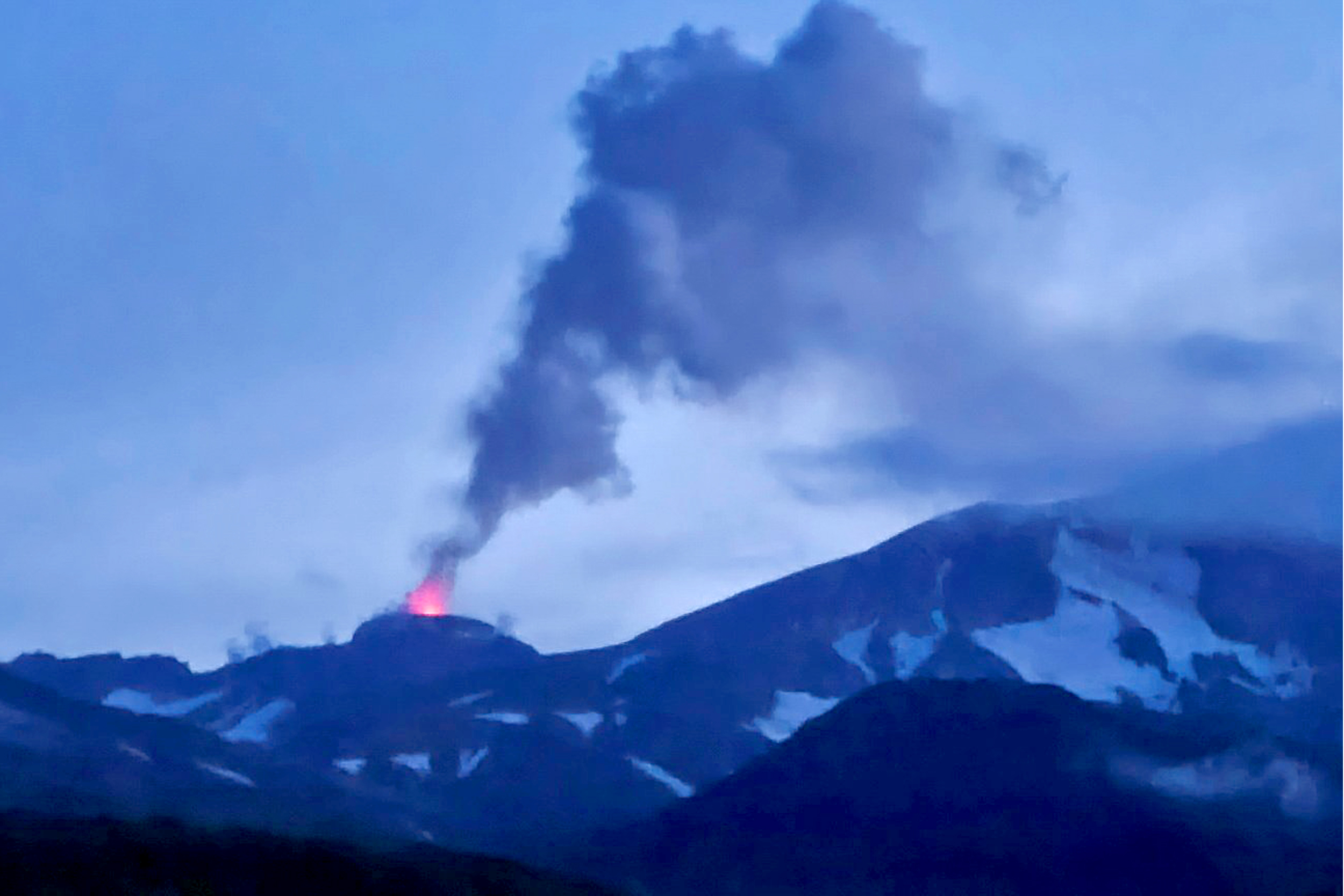 You are currently viewing Three Volcanoes Are Erupting Simultaneously in Alaska