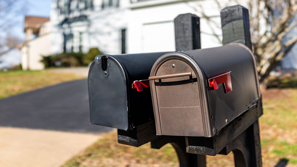 You are currently viewing Black woman charged with posing as White Ku Klux Klan member, leaving terroristic threats in mailboxes