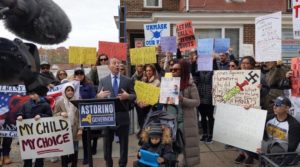 Read more about the article With Swastikas, Yellow Star, Anti-vaxxers Protest Outside New York Jewish Politician’s Office