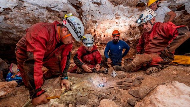 You are currently viewing Ancient wooden Mayan canoe unearthed almost intact in Mexico