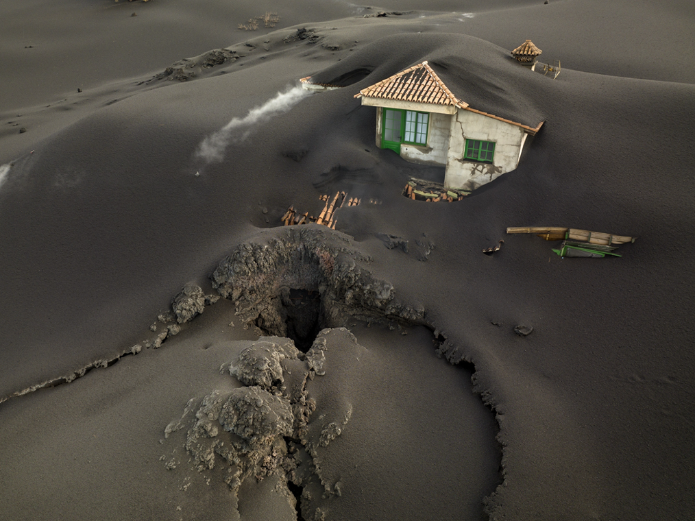 You are currently viewing La Palma’s volcanic eruption is officially over, but its devastating toll lingers