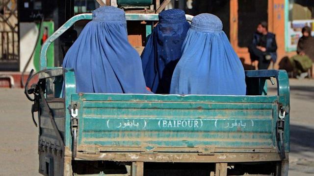 You are currently viewing Afghanistan’s Taliban ban long-distance road trips for solo women