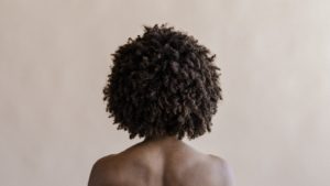 Read more about the article How Black hair racism affects mental health care