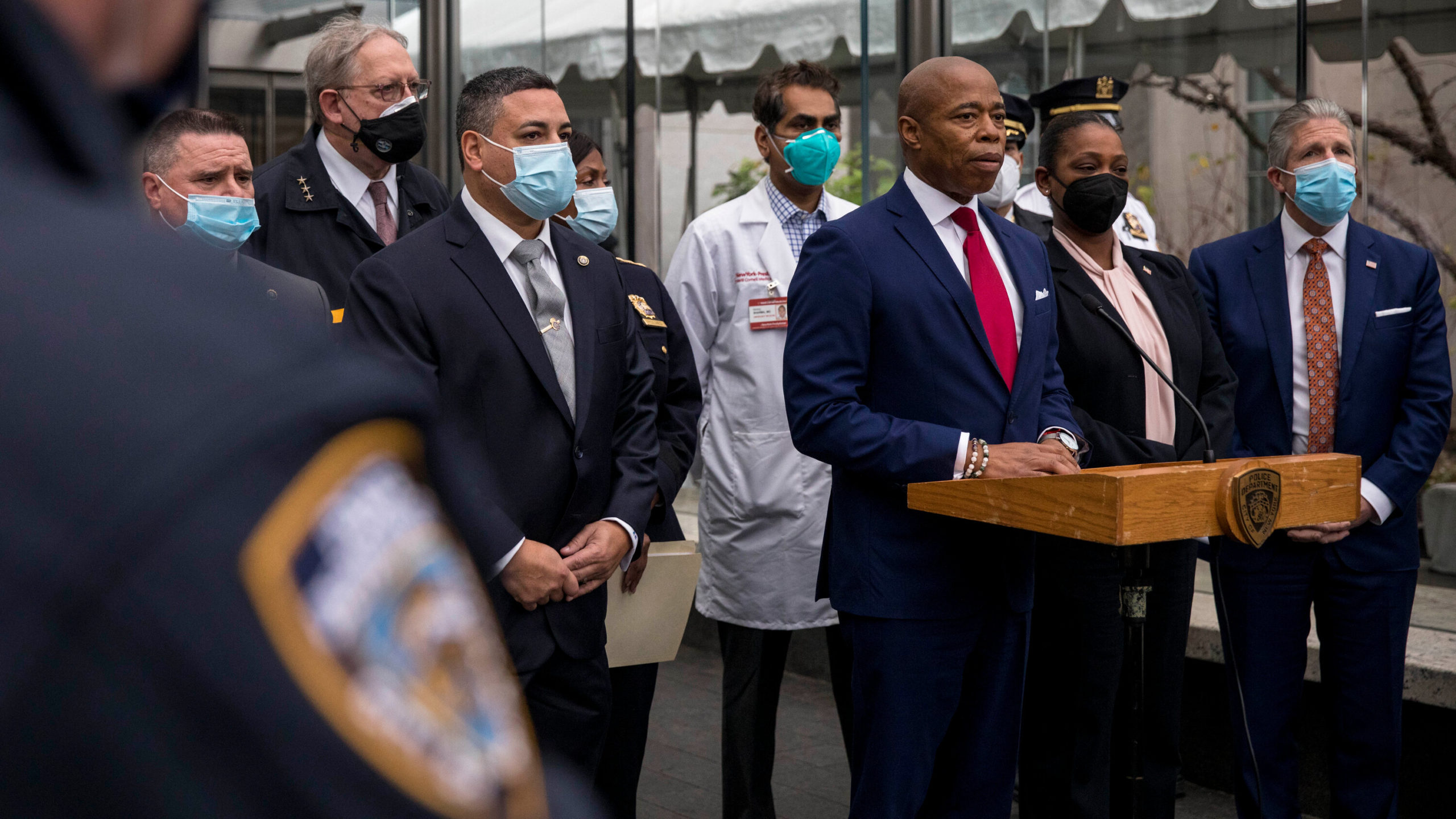 You are currently viewing Off-Duty Officer Shot While Sleeping in Car Outside a Harlem Police Station