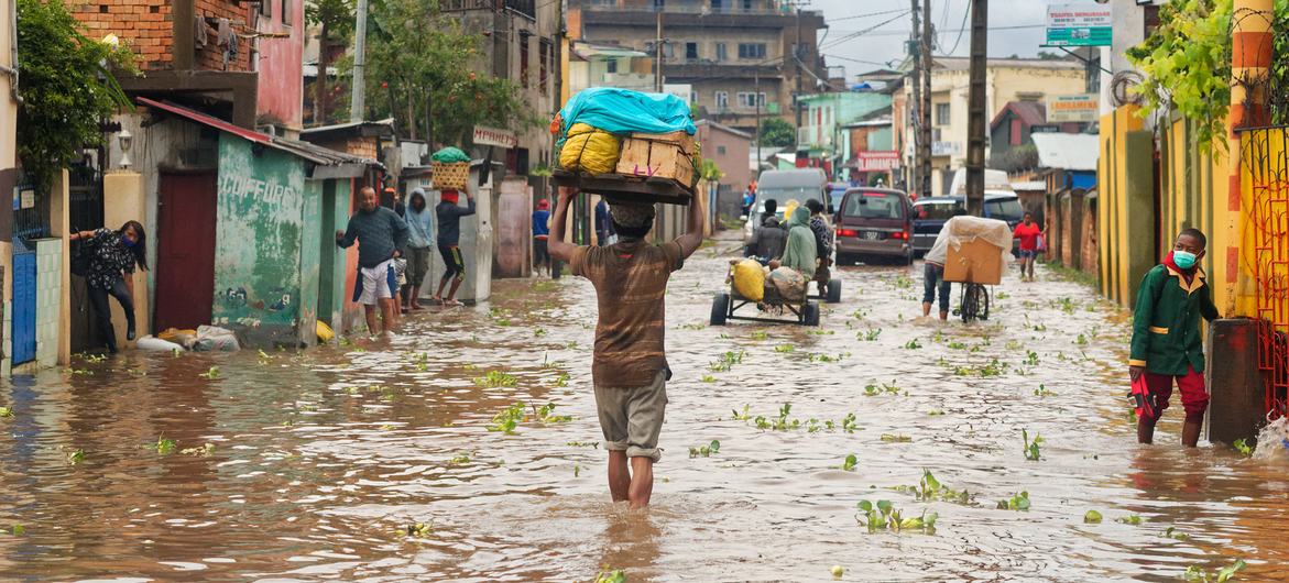 You are currently viewing Madagascar: Recovering from one deadly cyclone, bracing for another