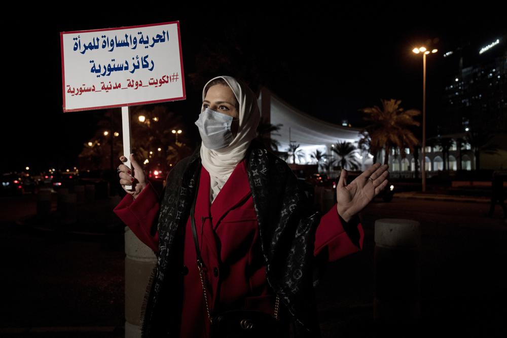 You are currently viewing As Kuwait cracks down, a battle erupts over women’s rights