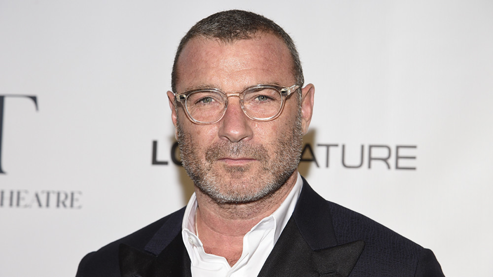 You are currently viewing Liev Schreiber to Attend World Premiere of Hemingway Adaptation “Across the River and Into the Trees” at Sun Valley Film Fest