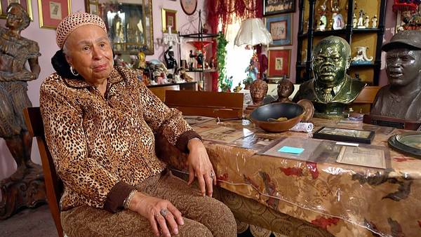 You are currently viewing Former NYC Schoolteacher Will Auction More Than 20,000 African American Historical Artifacts