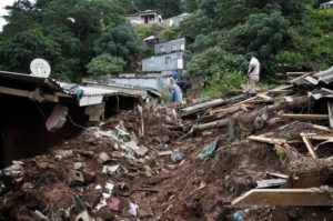 Read more about the article S.Africans search for survivors in ruins of floods that killed nearly 400