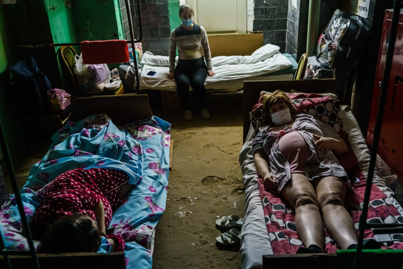 You are currently viewing In a Ukraine maternity ward: The roar of bombs, a newborn’s cry