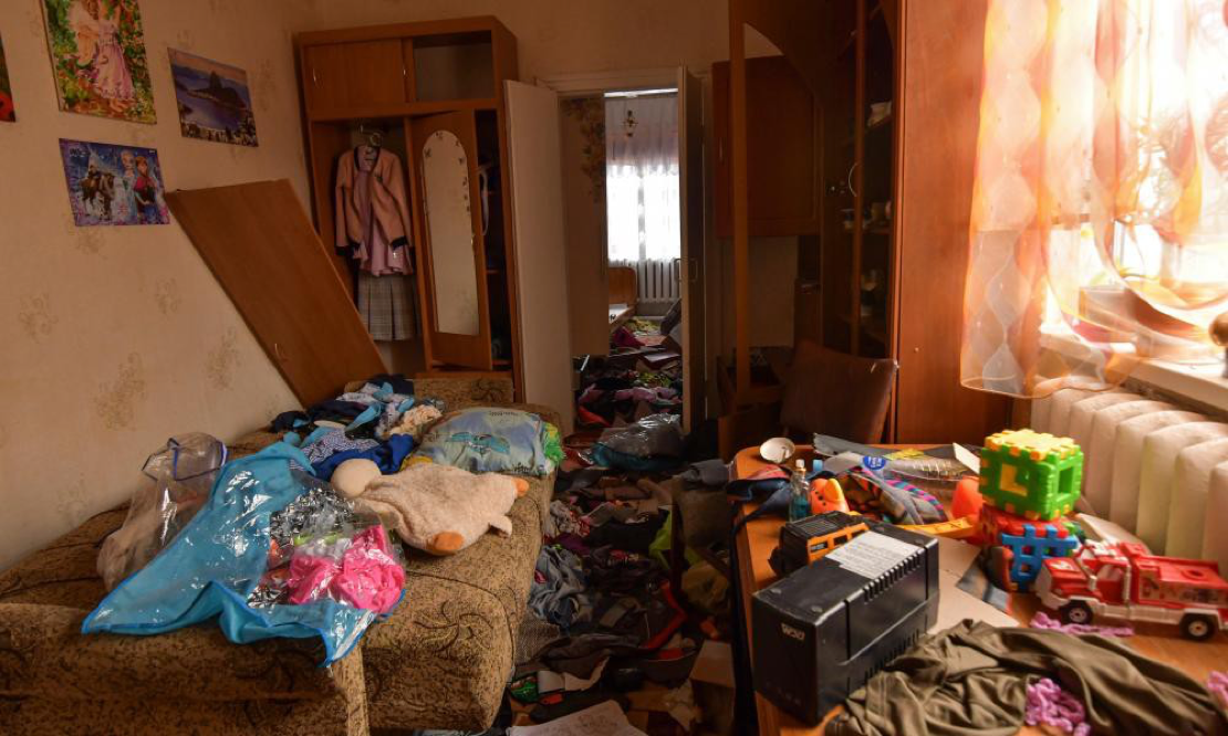 You are currently viewing ‘They took our clothes’: Ukrainians returning to looted homes