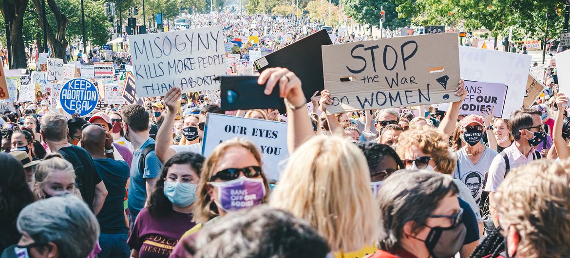 You are currently viewing Overturning of Roe v Wade abortion law a ‘huge blow to women’s human rights’ warns Bachelet￼￼￼￼