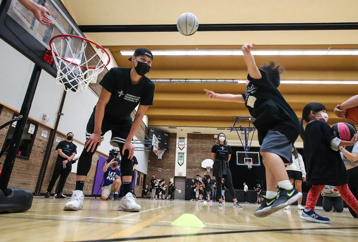 You are currently viewing Jeremy Lin launching basketball school to inspire Asian diaspora youth