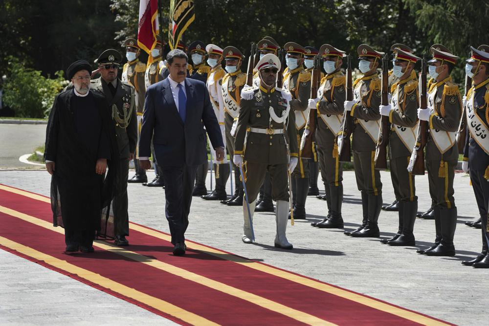 You are currently viewing Venezuelan leader, Iranian president sign 20-year agreement￼