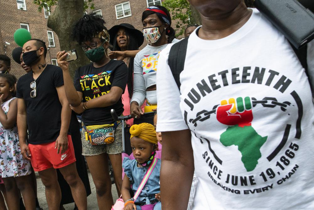 You are currently viewing Despite push, states slow to make Juneteenth a paid holiday￼