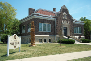 Read more about the article Iowa library temporarily closes after full-time staff leaves following complaints about ‘liberal agenda’ in book selection