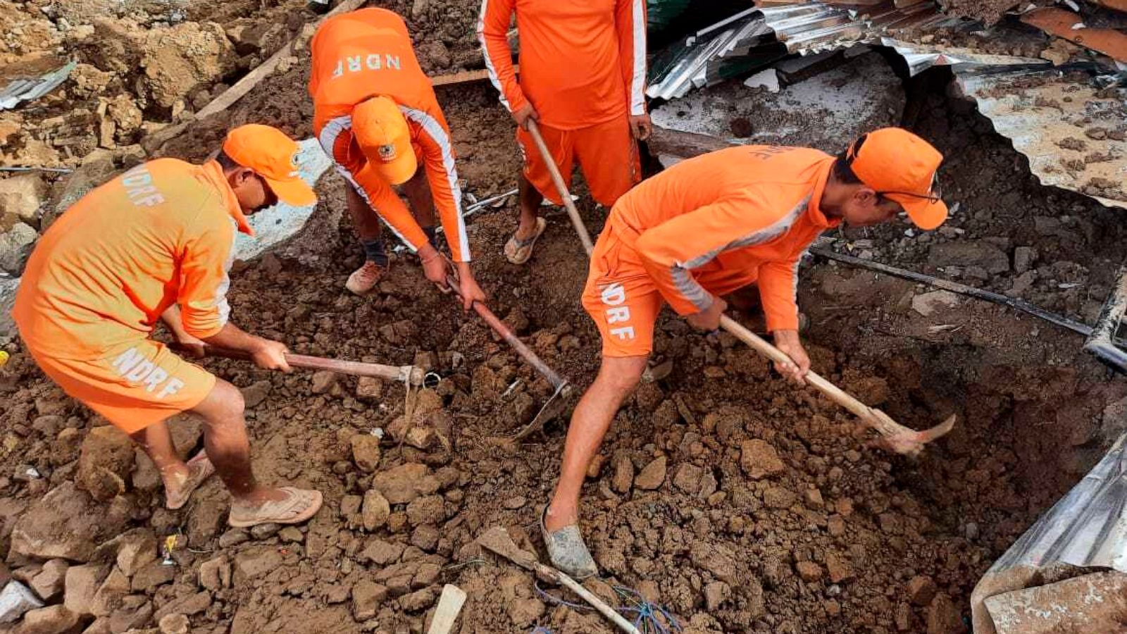 You are currently viewing Mudslide leaves 19 dead, 50 missing in northeast India￼