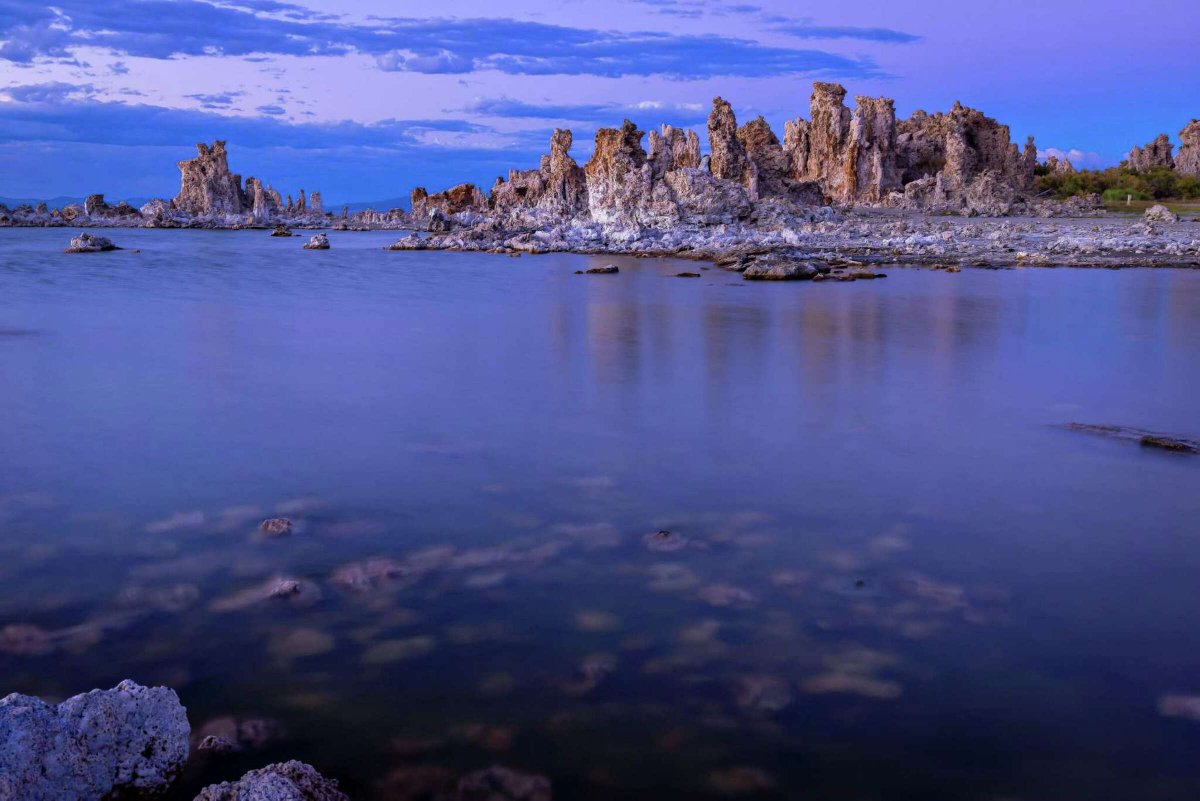 You are currently viewing It’s one of America’s oldest lakes. It was supposed to have been saved from going dry. Now, the ‘white stuff’ forces a reckoning￼