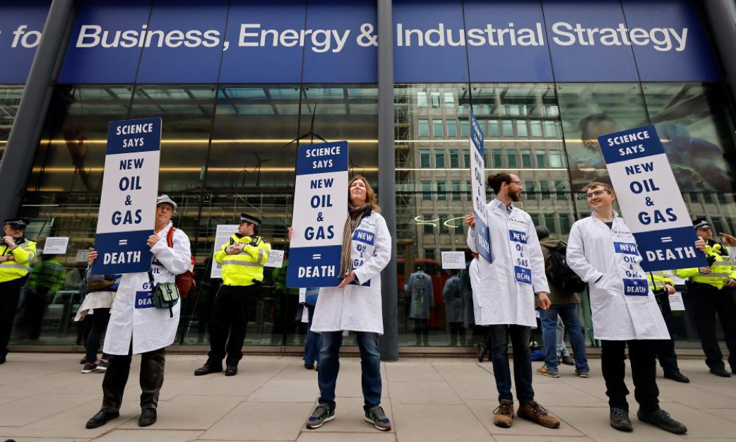 You are currently viewing Scientists call on colleagues to protest climate crisis with civil disobedience