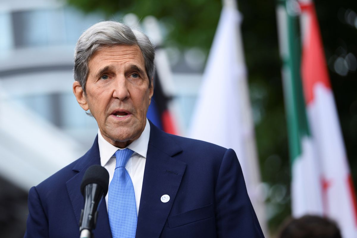 You are currently viewing U.S. envoy Kerry urges China to resume talks to avoid climate crisis