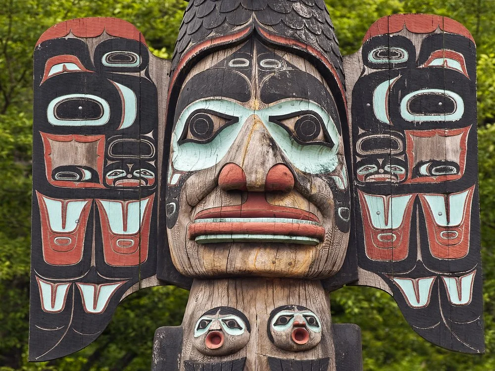 You are currently viewing The World’s Largest Collection of Standing Totem Poles Keeps Getting Bigger