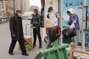 Read more about the article Under COVID lockdown, Xinjiang residents complain of hunger￼