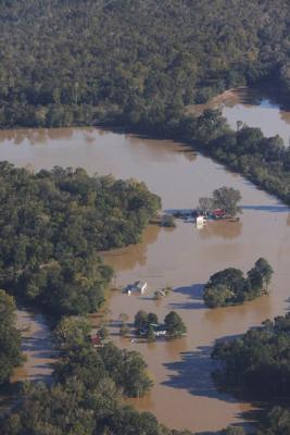 You are currently viewing Pandemic, labor shortage keep hurricane victims in limbo