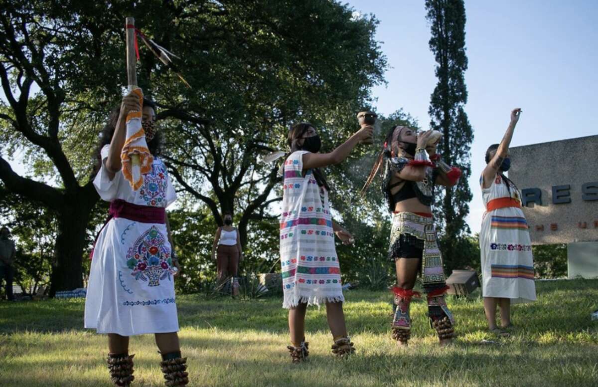 You are currently viewing Indigenous group urges UT Austin to return ancestral human remains